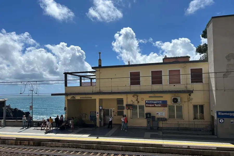 The station overlooking the sea of ​​Riomaggiore (La Spezia).