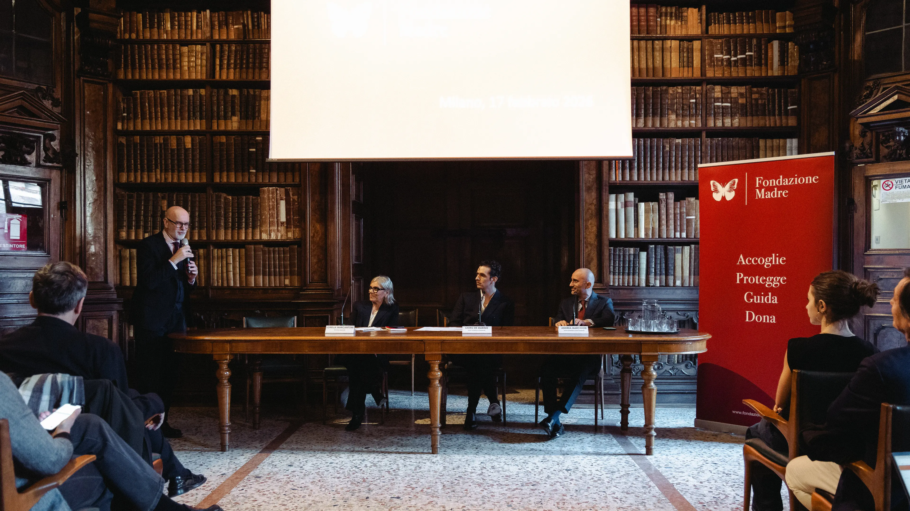 Clip conferenza stampa achille lauro