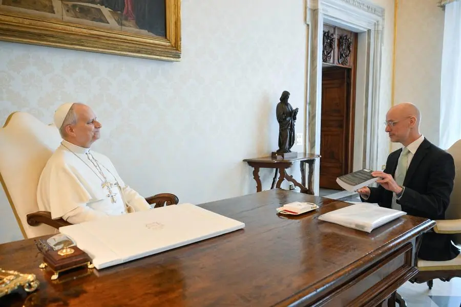 L\\'incontro tra papa Leone XIV e il giornalista britannico Gareth Gore luned\\u00EC 16 marzo