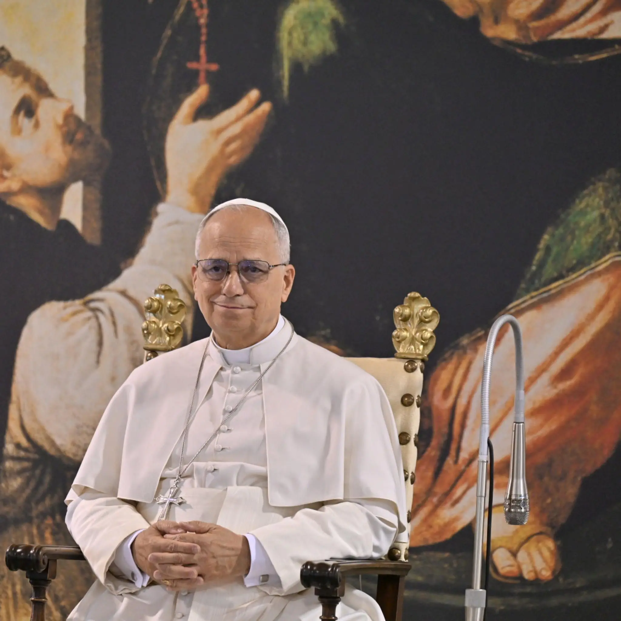 ore 15,30 - Diretta streaming, il Papa a Napoli incontra i sacerdoti in Duomo e poi la città in Piazza del Plebiscito
