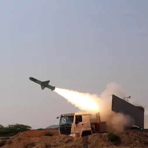 Guerra in Medio Oriente, l’Iran chiude lo Stretto di Hormuz: le ripercussioni su gas e petrolio