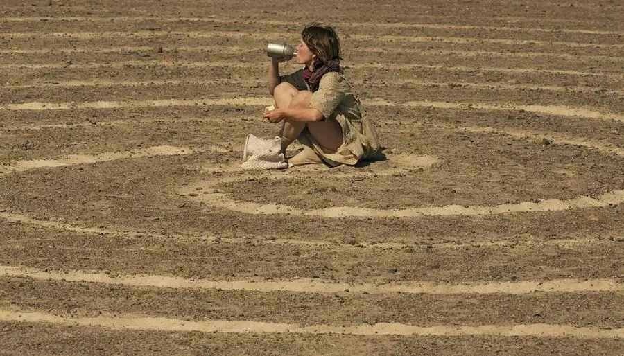 L'attrice tedesca Devrim Lingnau Islamoğlu in una scena del film Lady Nazca - La signora delle linee.