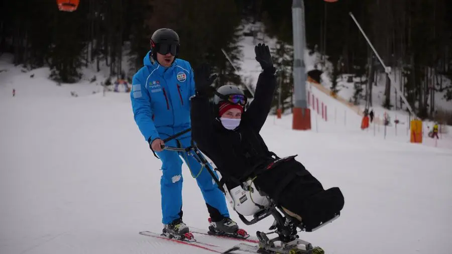 Soggiorno sulla neve inclusivo per famiglie con i figli gravemente disabili grazie al progetto Hol4All di Fondazione Allianz Umana Mente