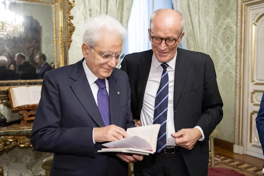 The meeting between the President of the Republic Sergio Mattarella and a delegation of the Rondine Cittadella della Pace-Onlus association led by President Franco Vaccari at the Quirinale in 2018