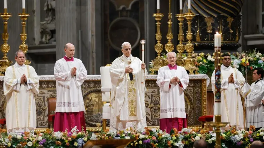 Veglia per la pace in San Pietro, Leone XIV: «La terra sia curata da chi ancora sa custodire e amare la vita»