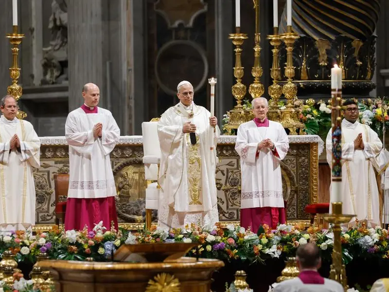 Veglia per la pace in San Pietro, Leone XIV: «La terra sia curata da chi ancora sa custodire e amare la vita»