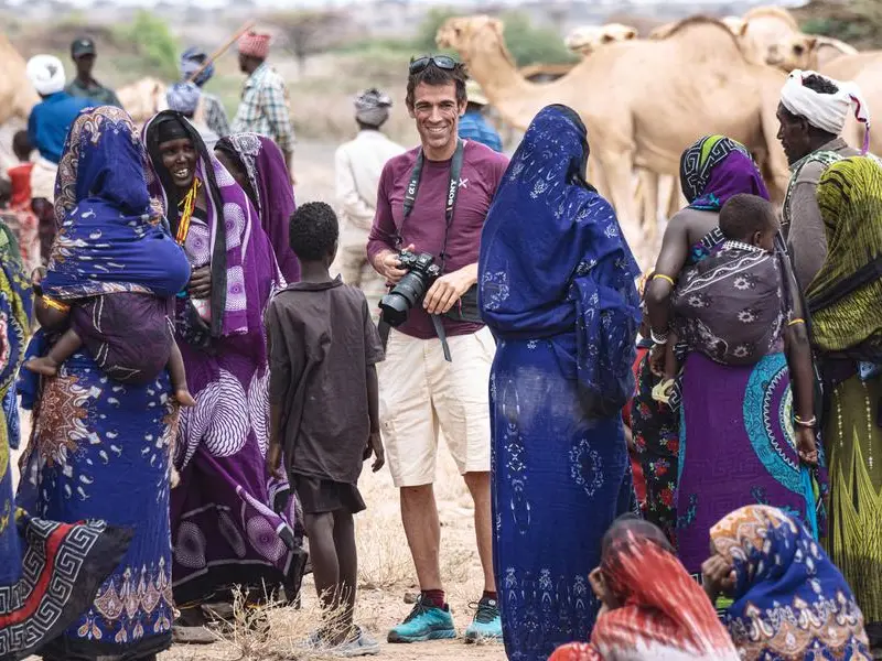 Dalle vette al deserto con Hervé Barmasse: \"Ho visto la vera fatica, quella che non finisce mai”