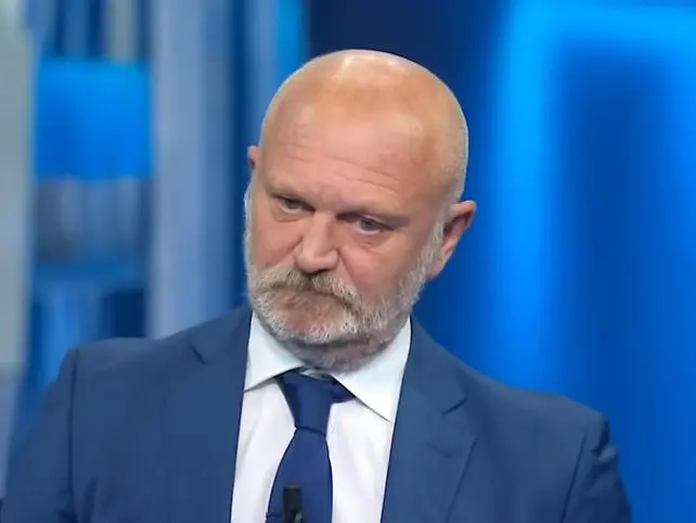 Chi è Andrea Pucci, il comico che ha rinunciato a Sanremo dopo le polemiche e gli attacchi social