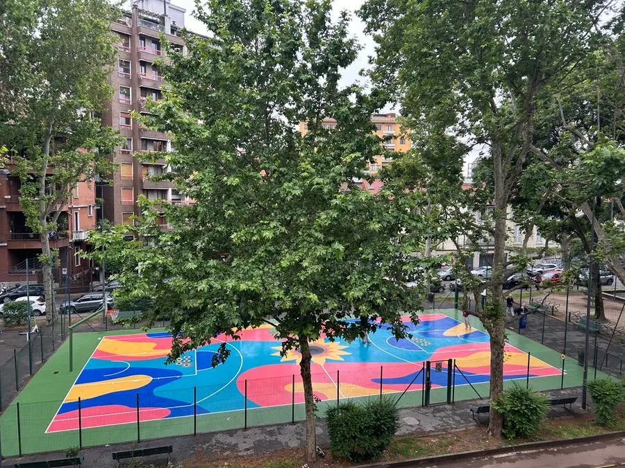 Il nuovo campetto \\\"Il girasole\\\" inaugurato a Milano in via Dezza in memoria di Alessandro Meszely.