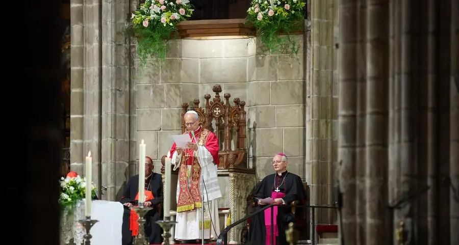 Il Papa ai catalani: In un mondo in guerra siate martiri e profeti di unità»