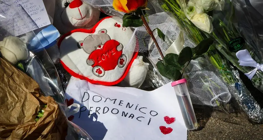 La morte del piccolo Domenico è una sconfitta per due madri