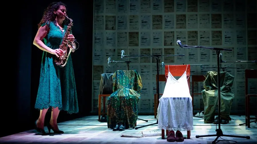 Marina Notaro on saxophone.