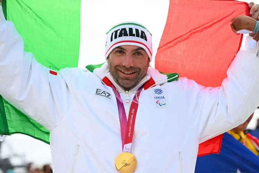 Emanuel Perathoner vince la sua seconda medaglia d'oro nello snowboard, nel banked slalom, categoria LL2, alle Paralimpiadi di Milano Cortina 2026, Cortina, 13 marzo 2026. ANSA/GMT/US CIP +++ NPK +++ NO SALES, EDITORIAL USE ONLY +++