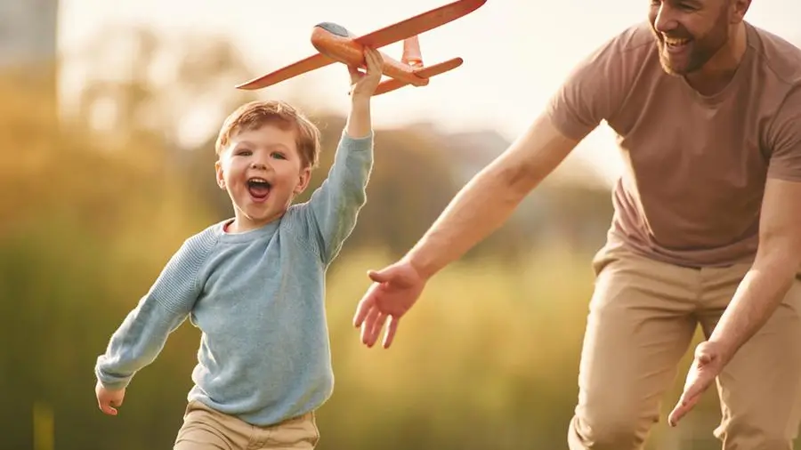 Festa del papà, il pedagogista Novara ai padri: «Non siete babysitter»