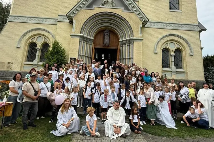Il primo giorno del nuovo anno scolastico nella scuola della Fondazione San Martino di Fastiv.
