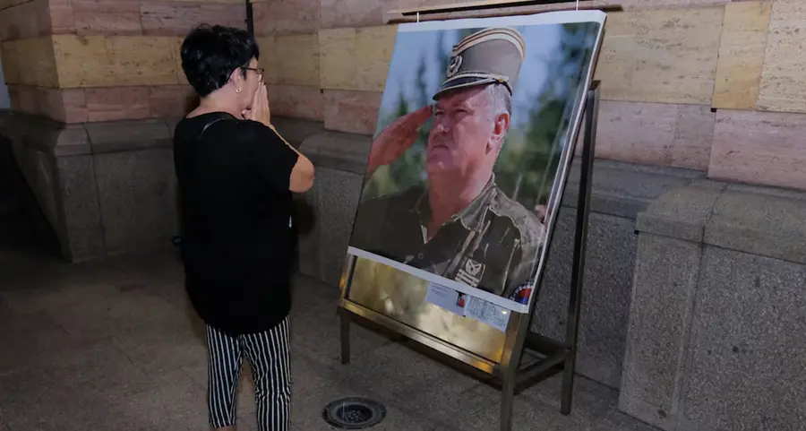 Il funerale del boia di Srebrenica e l’incubo dei Balcani: la Serbia celebra il genocida Mladić