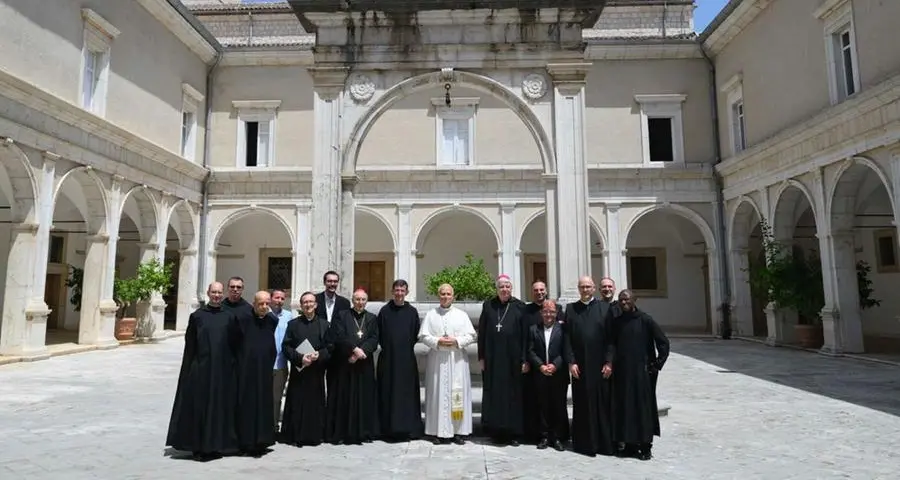 Il Papa a sorpresa a Montecassino, sulla tomba di San Benedetto la preghiera per la pace