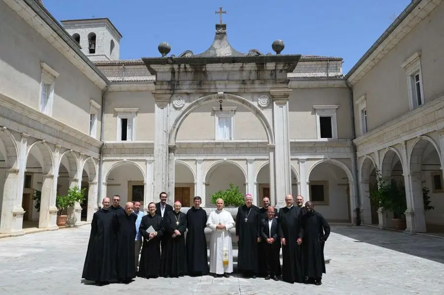 Il Papa con i monaci di Montecassino