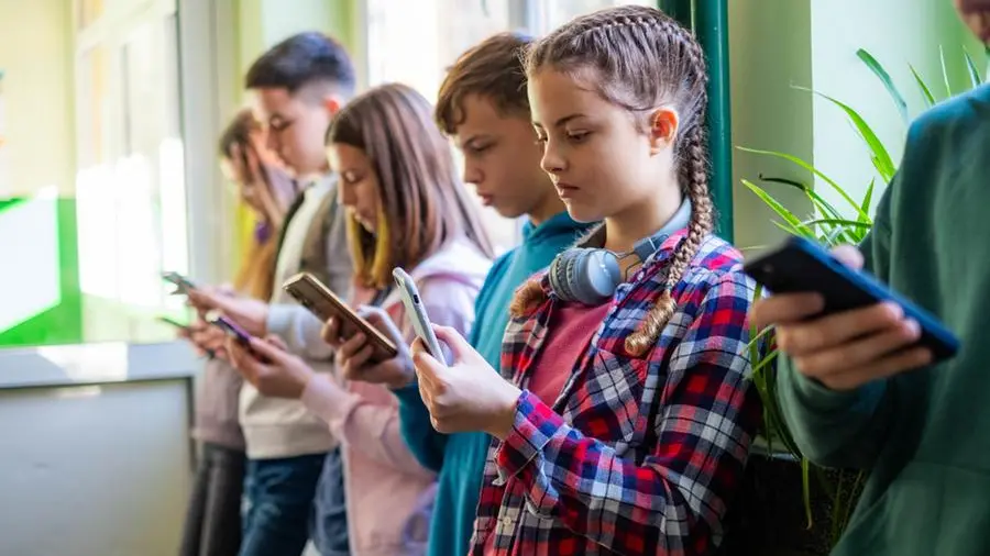 La richiesta del Veneto: vietare i social ai minori di 14 anni