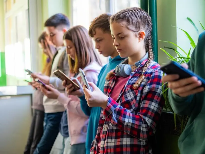 La richiesta del Veneto: vietare i social ai minori di 14 anni