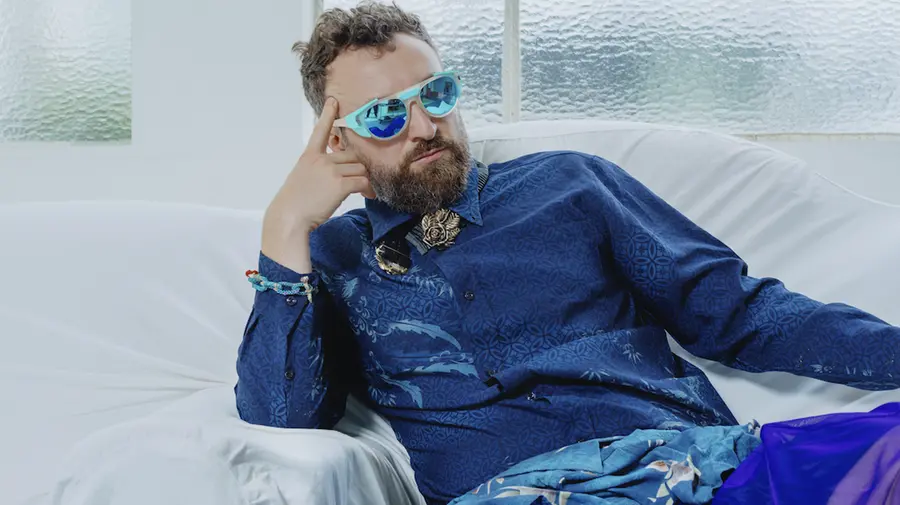 Dargen D’Amico a Sanremo: «Per non farsi travolgere dell’Intelligenza Artificiale torniamo al Vangelo»