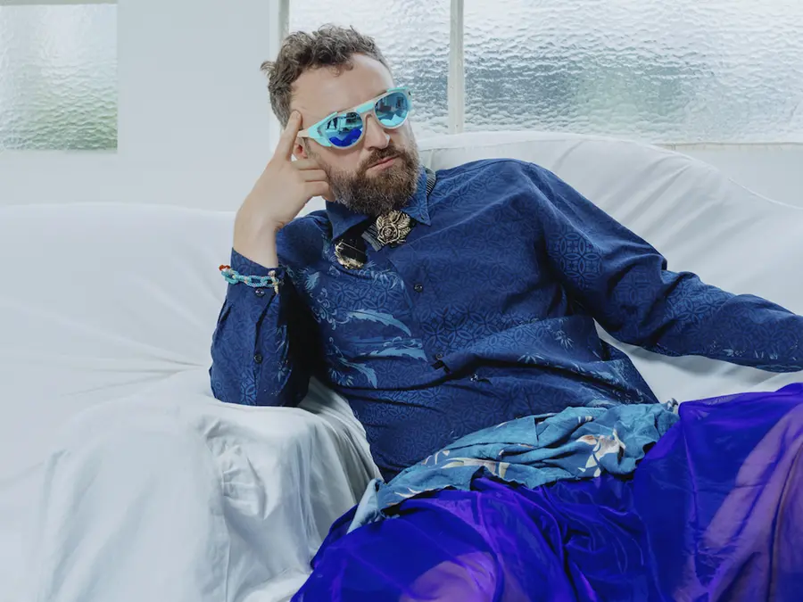 Dargen D’Amico a Sanremo: «Per non farsi travolgere dell’Intelligenza Artificiale torniamo al Vangelo»