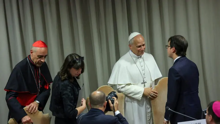 Papa Leone: «Disarmiamo l’intelligenza artificiale per custodire la “Magnifica humanitas”»