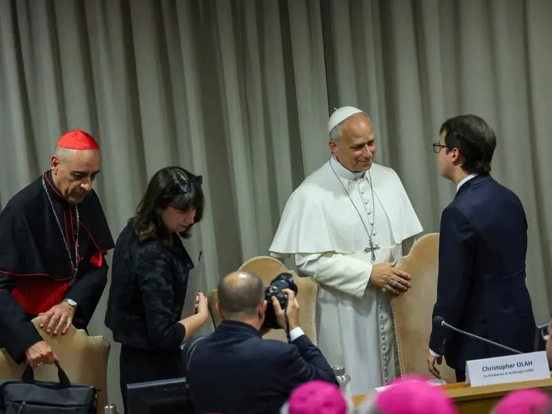 Papa Leone: «Disarmiamo l’intelligenza artificiale per custodire la “Magnifica humanitas”»