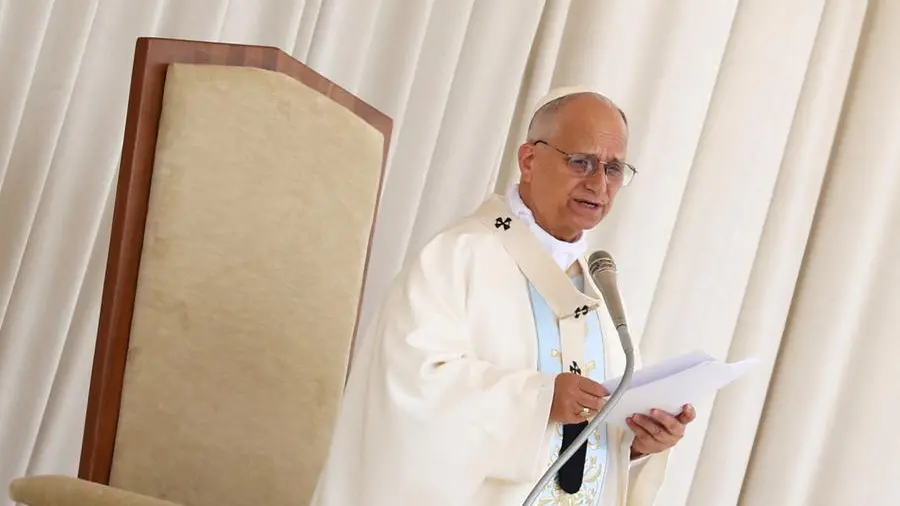 Papa Leone a Pompei: «Nessuna potenza terrena salverà il mondo, ma solo la potenza dell’amore. Non rassegniamoci alle immagini di morte»