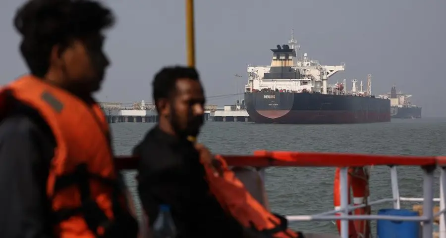 Un piano per riaprire lo stretto di Hormuz: l’iniziativa di sette Paesi, Italia compresa