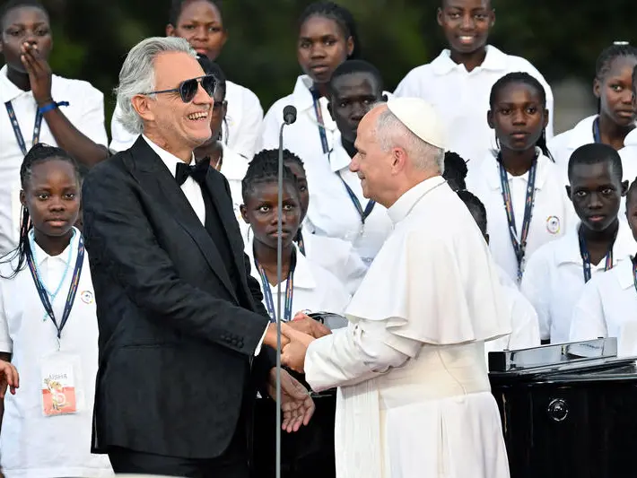 Andrea Bocelli, intervista esclusiva: «Per costruire la pace partiamo dall’educazione e dalla musica»