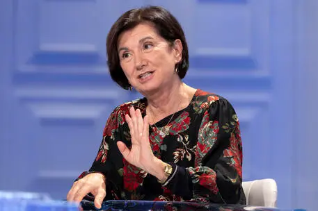 Il ministro per le Pari Opportunita\\' e la Famiglia Eugenia Roccella, all\\'interno degli studi Rai di \\'Porta a Porta\\', Roma 2 novembre 2022. ANSA/MASSIMO PERCOSSI , ANSA