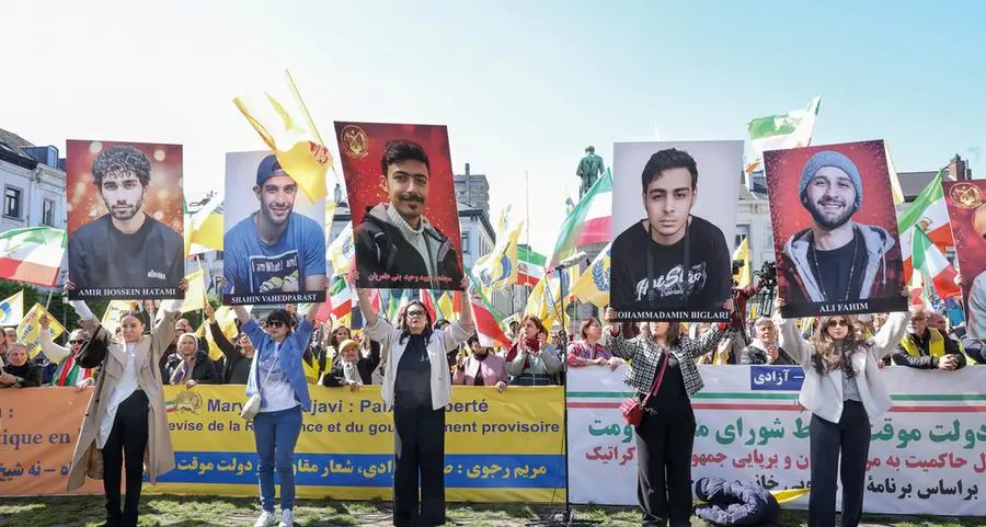 Iran, aumentano le esecuzioni: centinaia di dissidenti uccisi nel silenzio mondiale