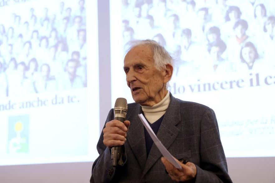 Garattini: «I wanted to become a priest. Being a catechist helped me communicate. 40% of cancers can be avoided” Garattini: «I wanted to become a priest. Being a catechist helped me communicate. 40% of cancers can be avoided”