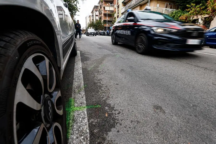 Il luogo dell\\'aggressione all\\'attore Davide Iacopini, colpito con un calcio sferrato dai due minorenni, a bordo di una microcar, arrestati questa mattina a Roma. , ANSA