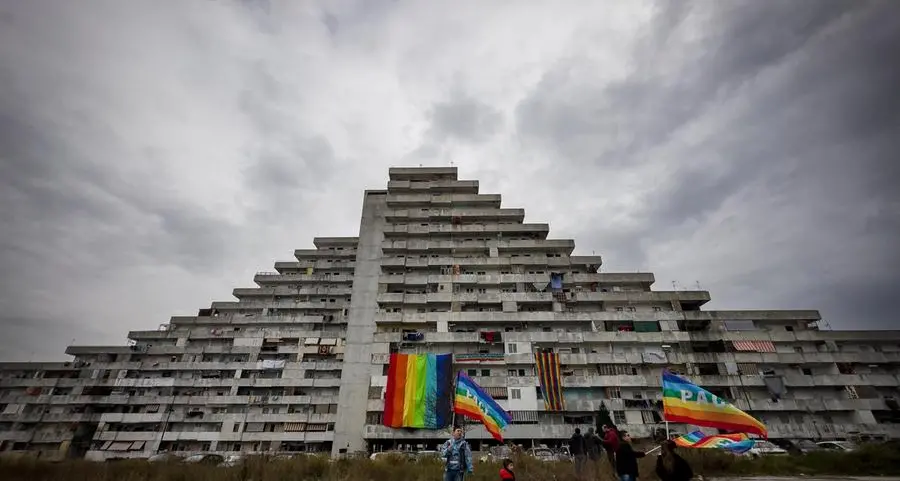 Don Gargiulo: «A Scampia serve un'anima, la ricostruzione materiale è solo metà dell'opera»
