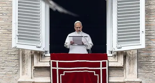 Leone XIV all’Angelus: «Riconoscere la pari dignità dell’uomo e della donna»
