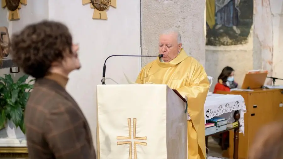 Il Vaticano dice no ai laici: l’omelia della Messa resta un compito di sacerdoti e diaconi