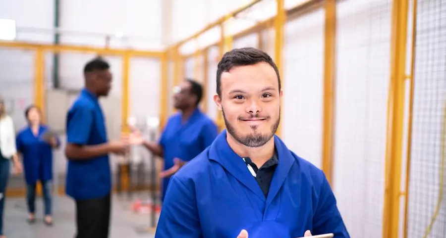 «Ho assunto dei mongoloidi mi ha detto un cliente»