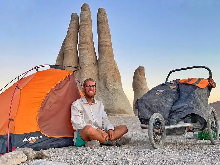Pieroad e il suo viaggio a piedi intorno al mondo tra deserti, incontri e un’impresa diventata di tutti