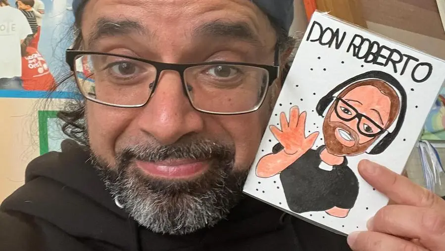 Don Roberto Fiscer, il prete star dei social: «La Chiesa deve parlare il linguaggio dei ragazzi»