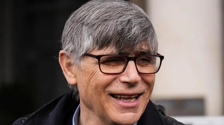 Padre Maurizio Patriciello: «Vivo sotto scorta ma non sono un eroe, resto prete anche per chi mi vuole morto»