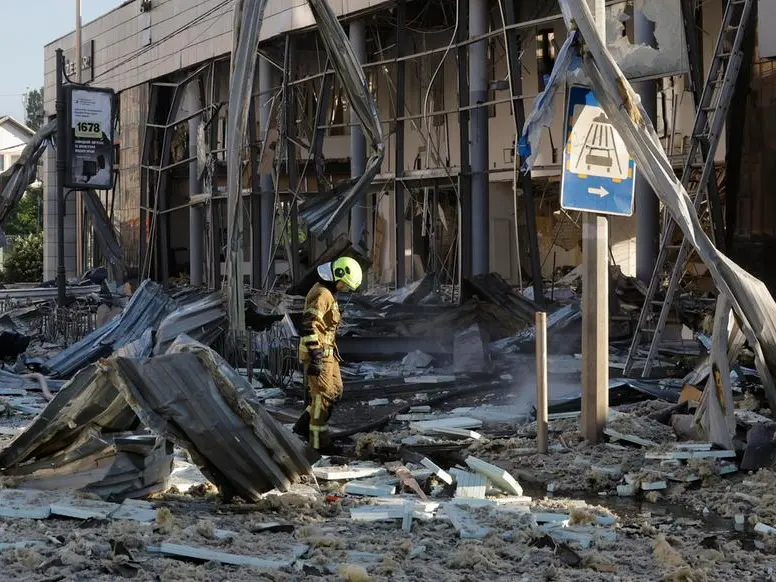 Ucraina, massiccio attacco russo: 17 morti e oltre 100 feriti. Zelensky: «Servono i Patriot»