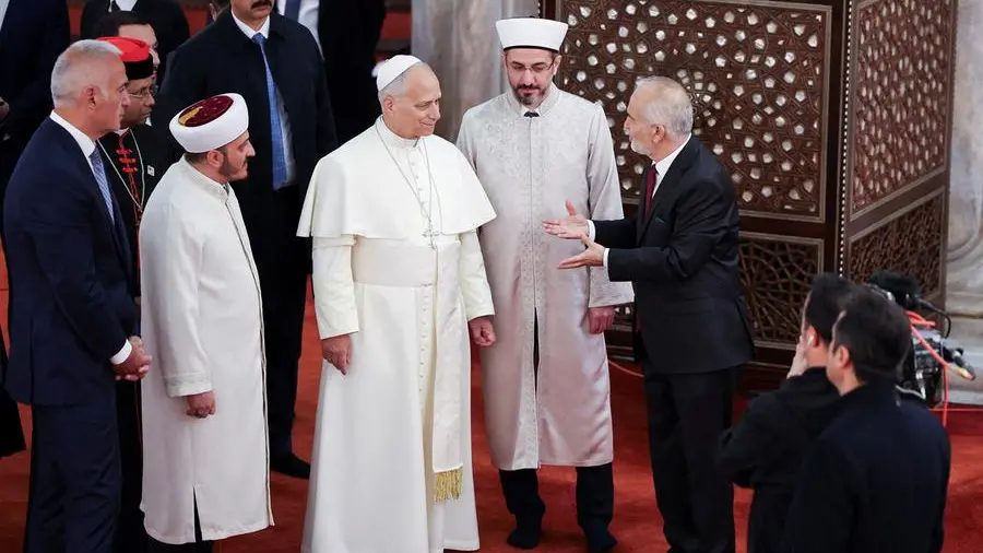 Il Papa a Istanbul non prega in moschea