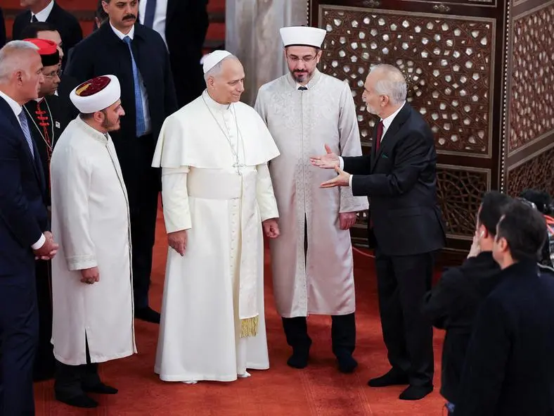 Il Papa a Istanbul non prega in moschea