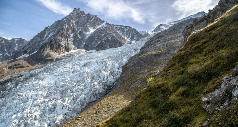 L'agonia dei giganti bianchi: perché il silenzio dei ghiacciai alpini riguarda tutti noi