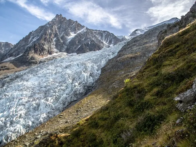 L'agonia dei giganti bianchi: perché il silenzio dei ghiacciai alpini riguarda tutti noi