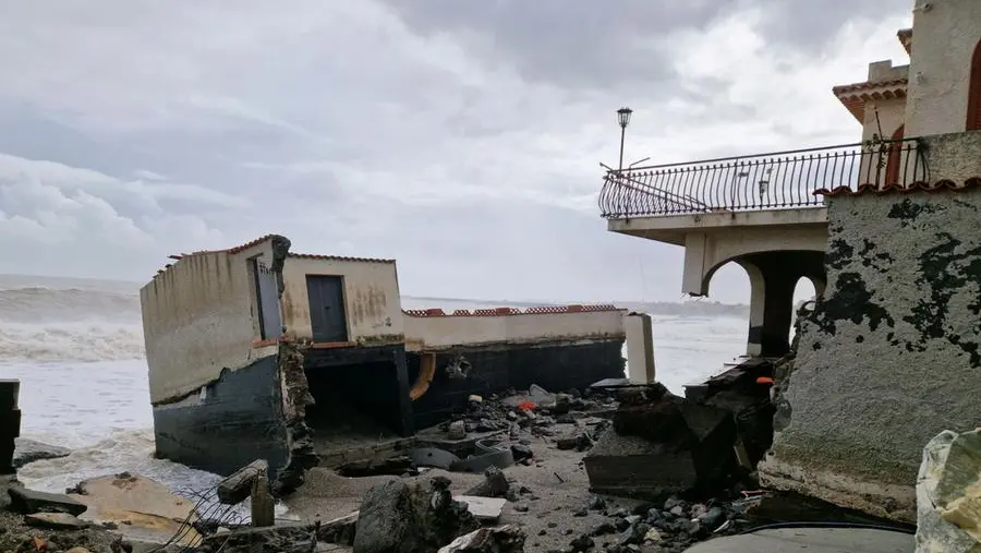 Catena Fiorello, il ciclone Harry e la forza della sua Sicilia: «Il mare s’è preso molto ma non il cuore della mia gente indomita e generosa»