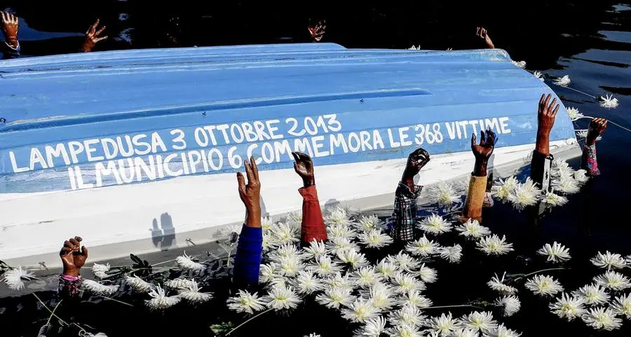 Lampedusa ricorda la strage del 2013. Zuppi: «La dignità umana non ha passaporto»