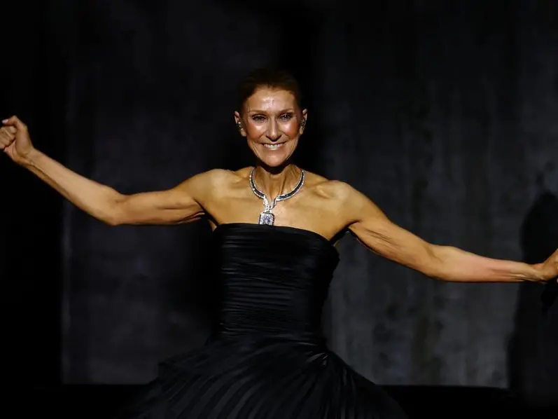 Céline Dion, il trionfo a Parigi e il suo inno alla vita